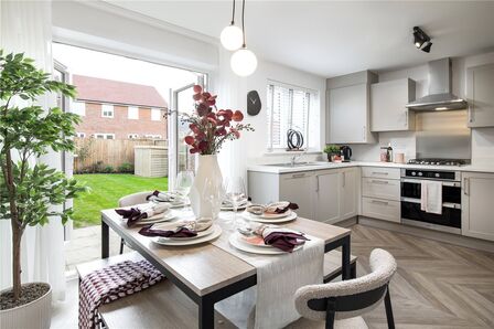 Cross Road, 3 bedroom Semi Detached House for sale, £385,000