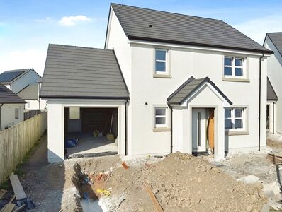 Meadow Crescent, 3 bedroom Detached House for sale, £245,000