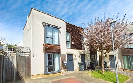Suffolk Road, 2 bedroom Semi Detached House for sale, £335,000