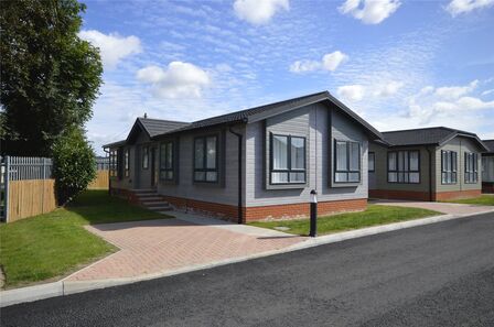 Shore Drive, 2 bedroom  Property for sale, £265,000
