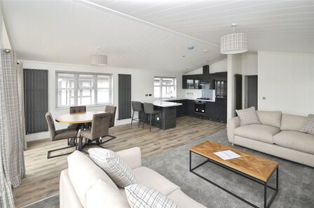 Shore Drive, 2 bedroom  Property for sale, &pound;285,000