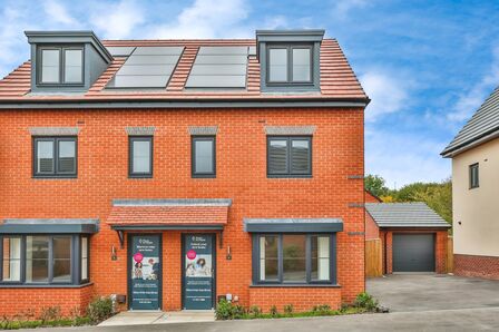 Codling Close, 3 bedroom Semi Detached House for sale, £180,000
