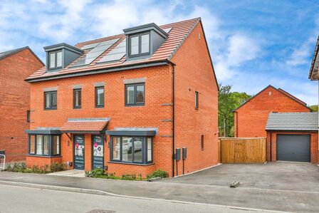 Codling Close, 3 bedroom Semi Detached House for sale, £180,000