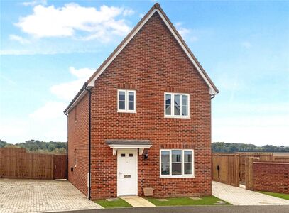 Cross Road, 3 bedroom Detached House for sale, £400,000
