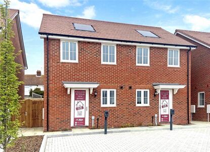 Cross Road, 2 bedroom Semi Detached House for sale, £279,995