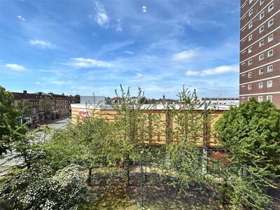 Stafford Road, 2 bedroom Flat for sale, &pound;399,500