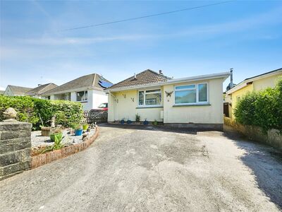 Caroline Close, 2 bedroom Detached Bungalow for sale, &pound;300,000