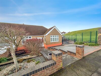 Edendale Road, 3 bedroom Detached Bungalow for sale, &pound;750,000