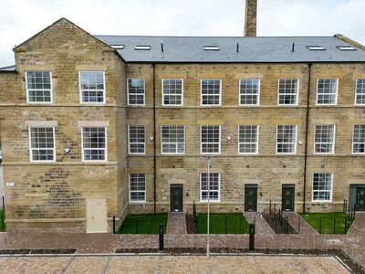 3 bedroom Mid Terrace House for sale