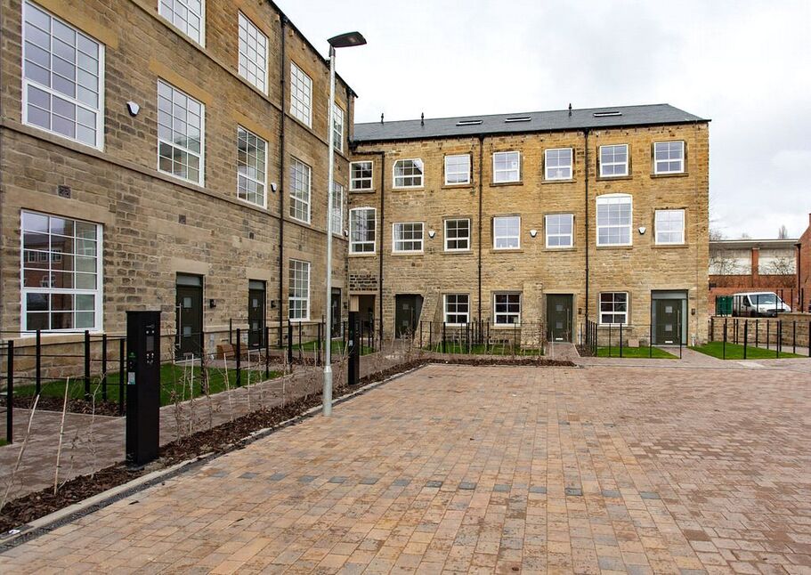 3 bedroom Mid Terrace House for sale