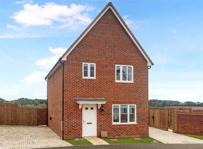 Cross Road, 3 bedroom Detached House for sale, £395,000