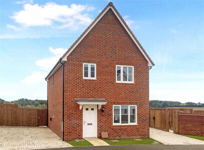 Cross Road, 3 bedroom Detached House for sale, £395,000
