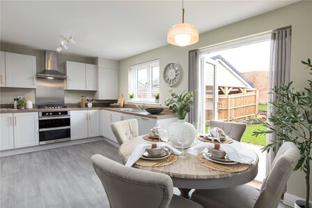 Cross Road, 3 bedroom Detached House for sale, £395,000