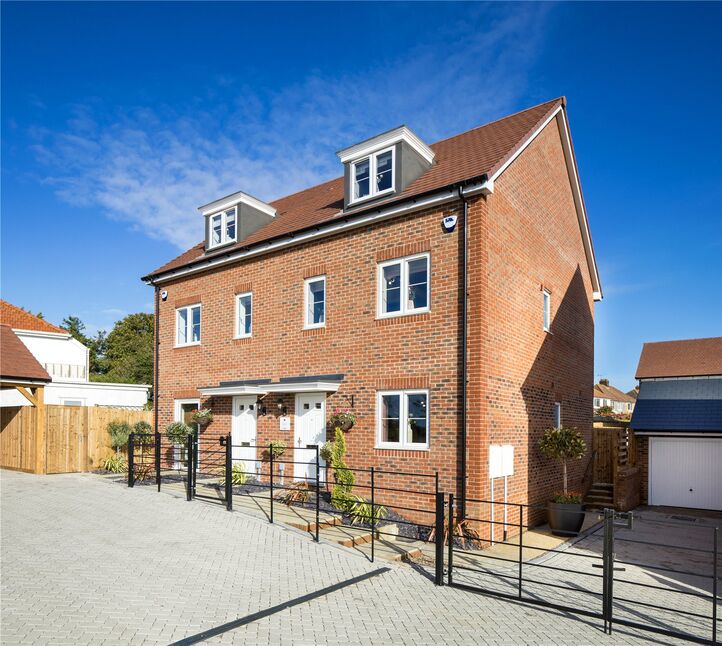 Main image of 3 bedroom Semi Detached House for sale, Cross Road, Walmer, Kent, CT14