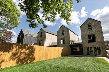 4 bedroom Link Detached House for sale