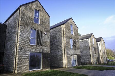 5 bedroom Link Detached House for sale