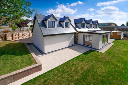 West Lane, 5 bedroom Detached House for sale, £725,000