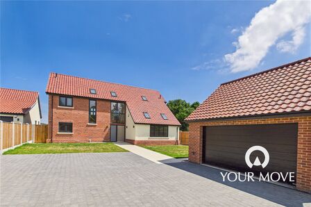 Yarmouth Road, 4 bedroom Detached House for sale, £700,000