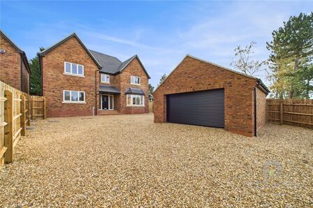 Brooks Road, 5 bedroom Detached House for sale, £785,000
