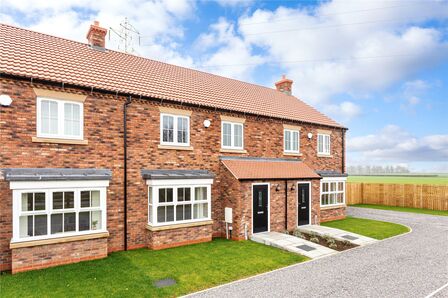 Tollerton Road, 3 bedroom Mid Terrace House for sale, &pound;425,000