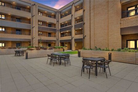 Spinning Wheel Way, 1 bedroom  Flat for sale, &pound;304,000