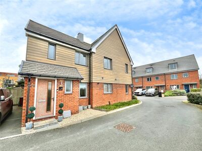 Worcester Drive, 2 bedroom Semi Detached House for sale, &pound;400,000