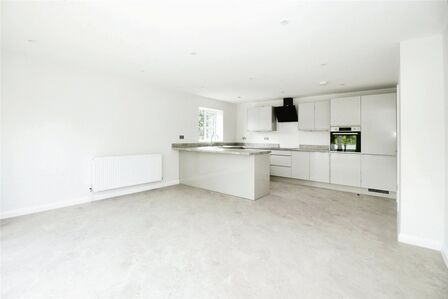 Weybridge Close, 2 bedroom  Flat for sale, £250,000