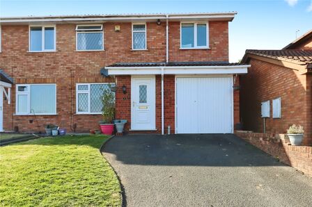 Fellows Close, 4 bedroom Semi Detached House for sale, £270,000