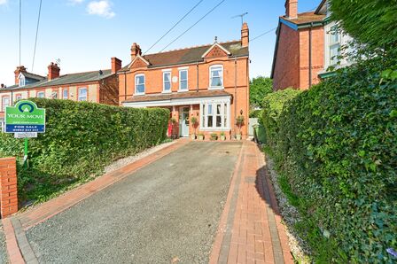 Wrekin Road, 4 bedroom Semi Detached House for sale, £390,000