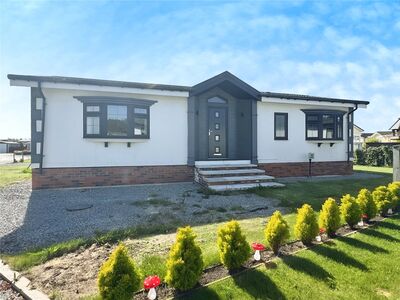 Meadow View Park, 2 bedroom Detached Property for sale, £195,000